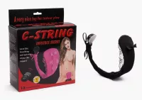 C-STRING csiklóizgató Invisible Secret - lila színben, bugyiba helyezhető vibrátor, távirányítóval, elemes