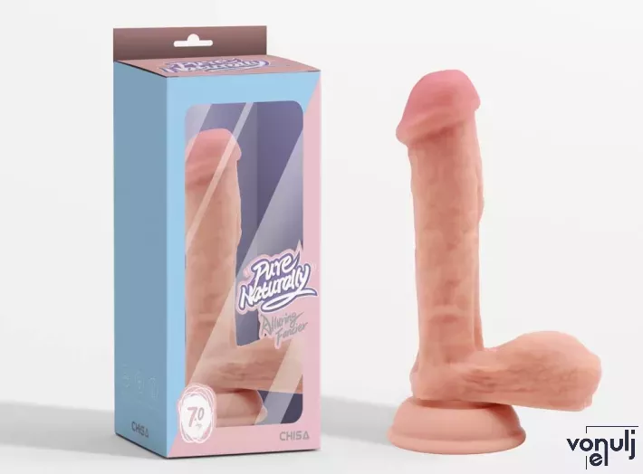 CHISA NOVELTIES élethű dildó Alluring Fancier - közepes méretű, letapasztható, herékkel, testszínű, vízálló, szilikon (18 cm)